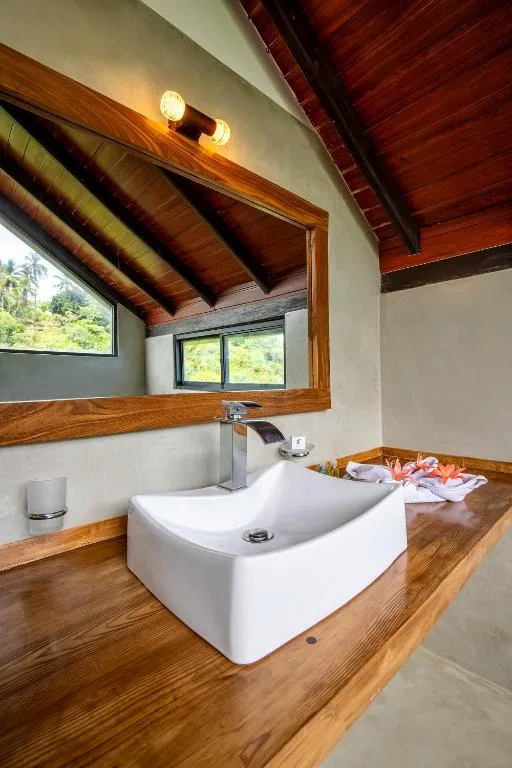 Rooms and interiors at Park Paradise Rumassala