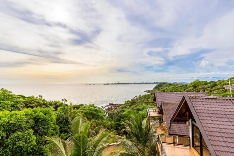 Coastal views and outdoor spaces at Park Paradise Rumassala