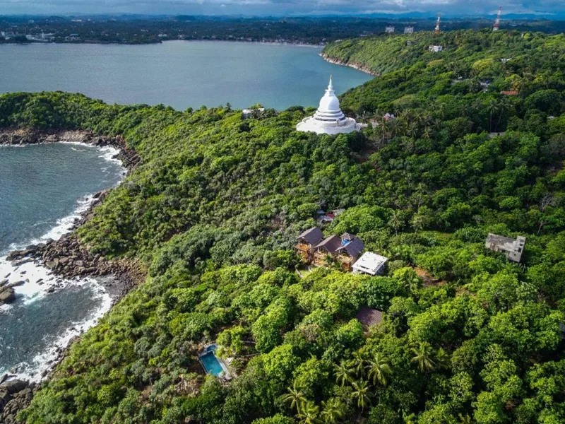 Coastal views and outdoor spaces at Park Paradise Rumassala