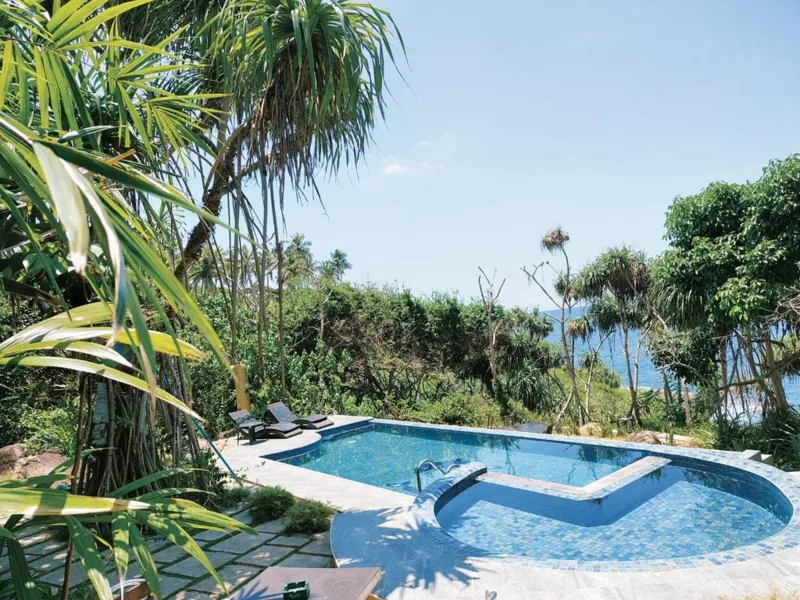 Coastal views and outdoor spaces at Park Paradise Rumassala