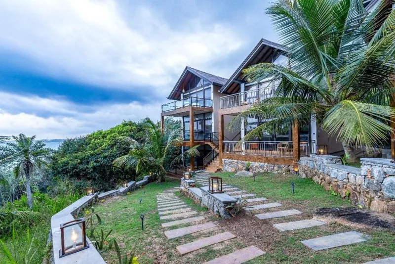 Coastal views and outdoor spaces at Park Paradise Rumassala