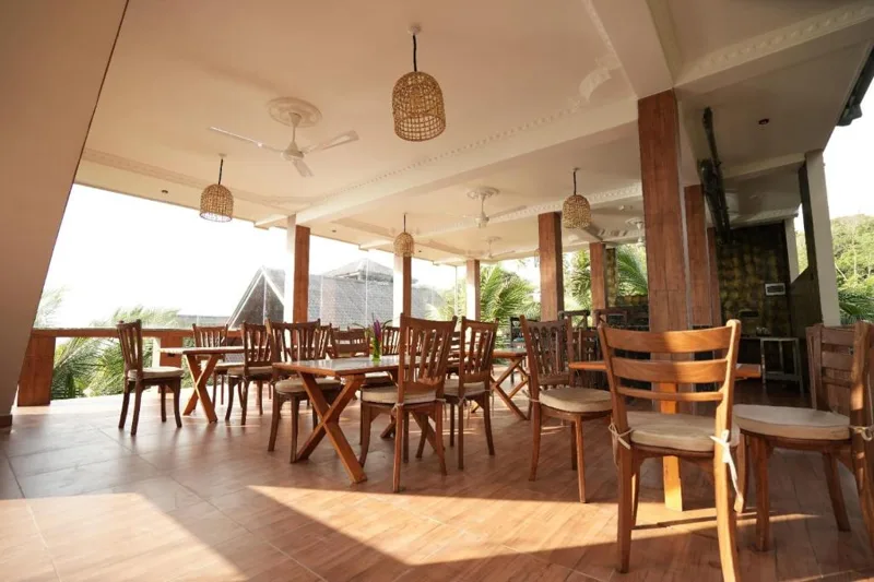 Dining and hospitality at Park Paradise Rumassala